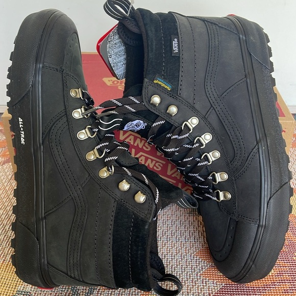 Vans WMNS Sk8-Hi Dr Mte-2
Black
VN0009QMBLA
Boots Sneakers - Picture 11 of 16